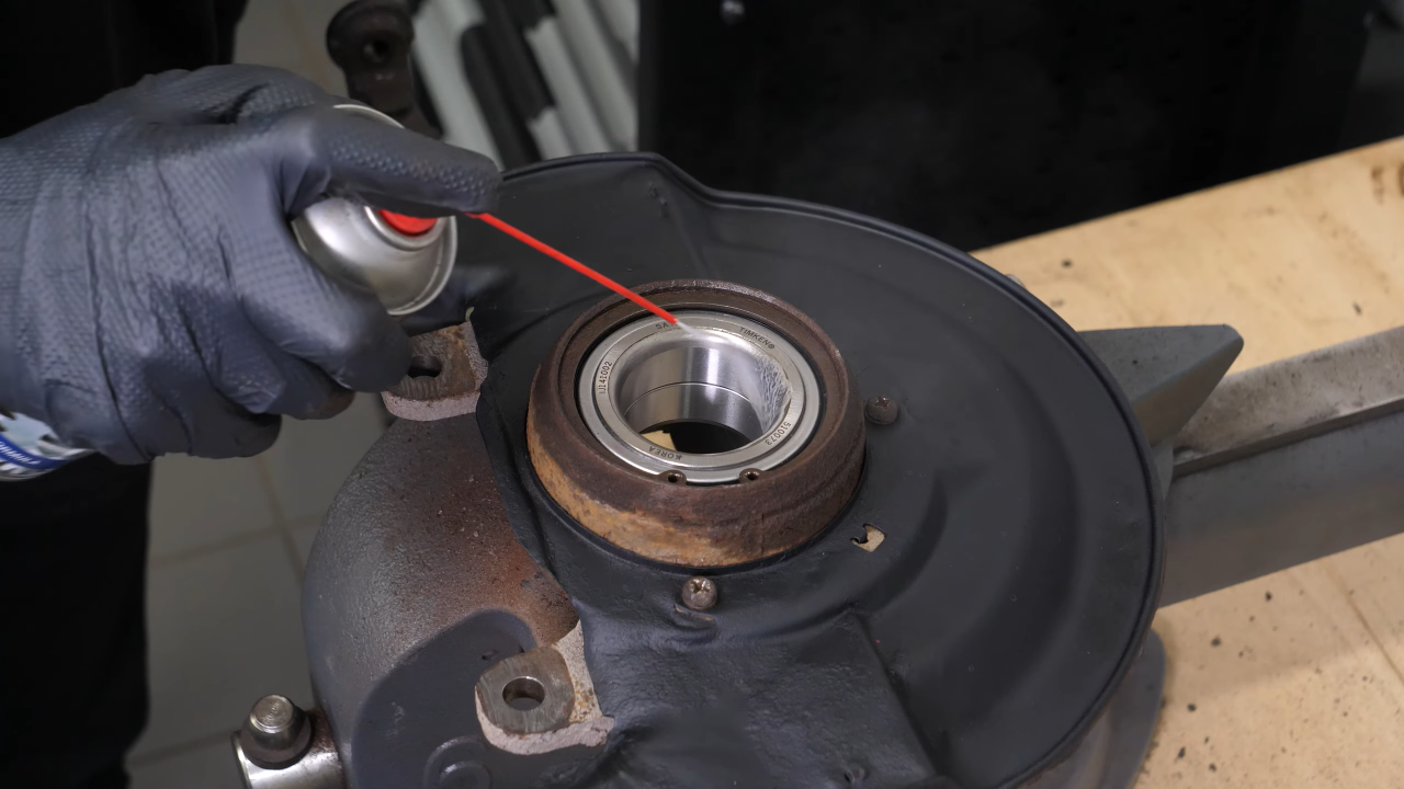 Put the wheel bearing back