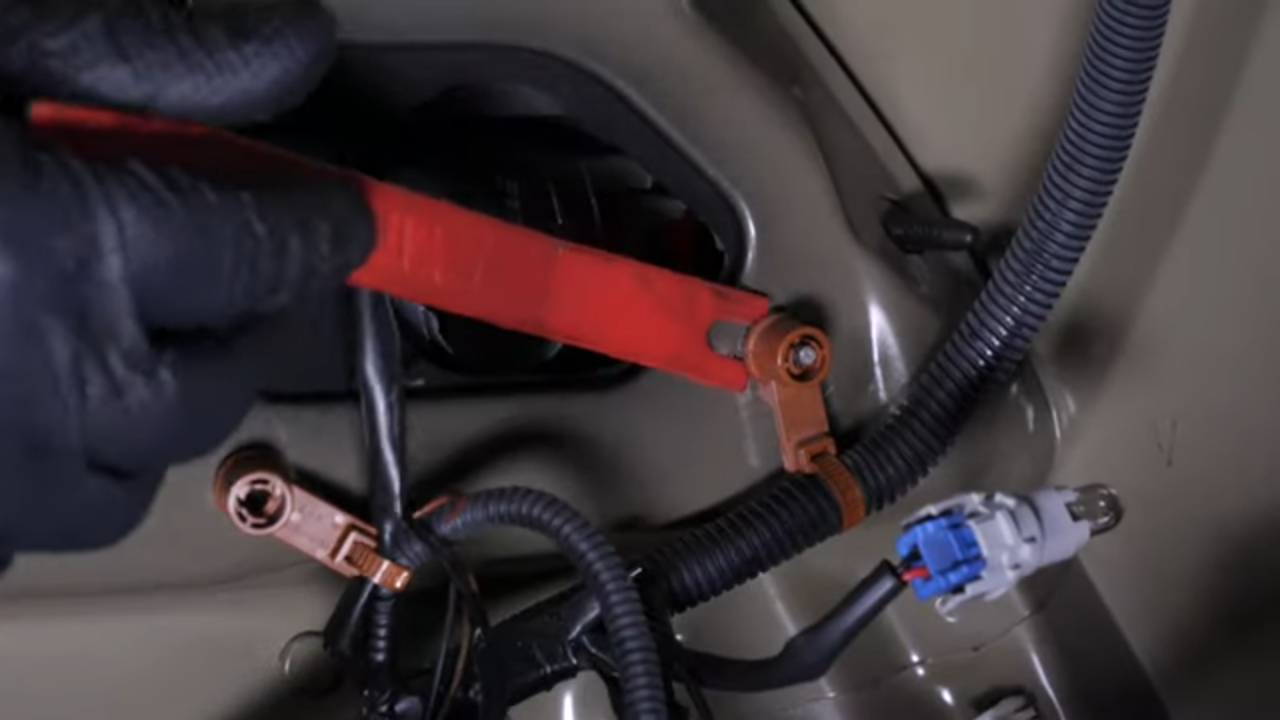 Disconnect the tail light