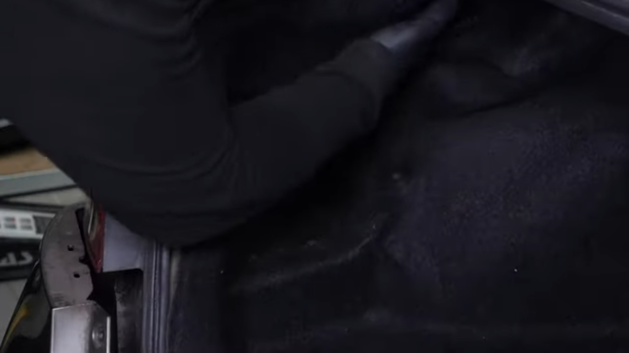 Reconnect the tail light back