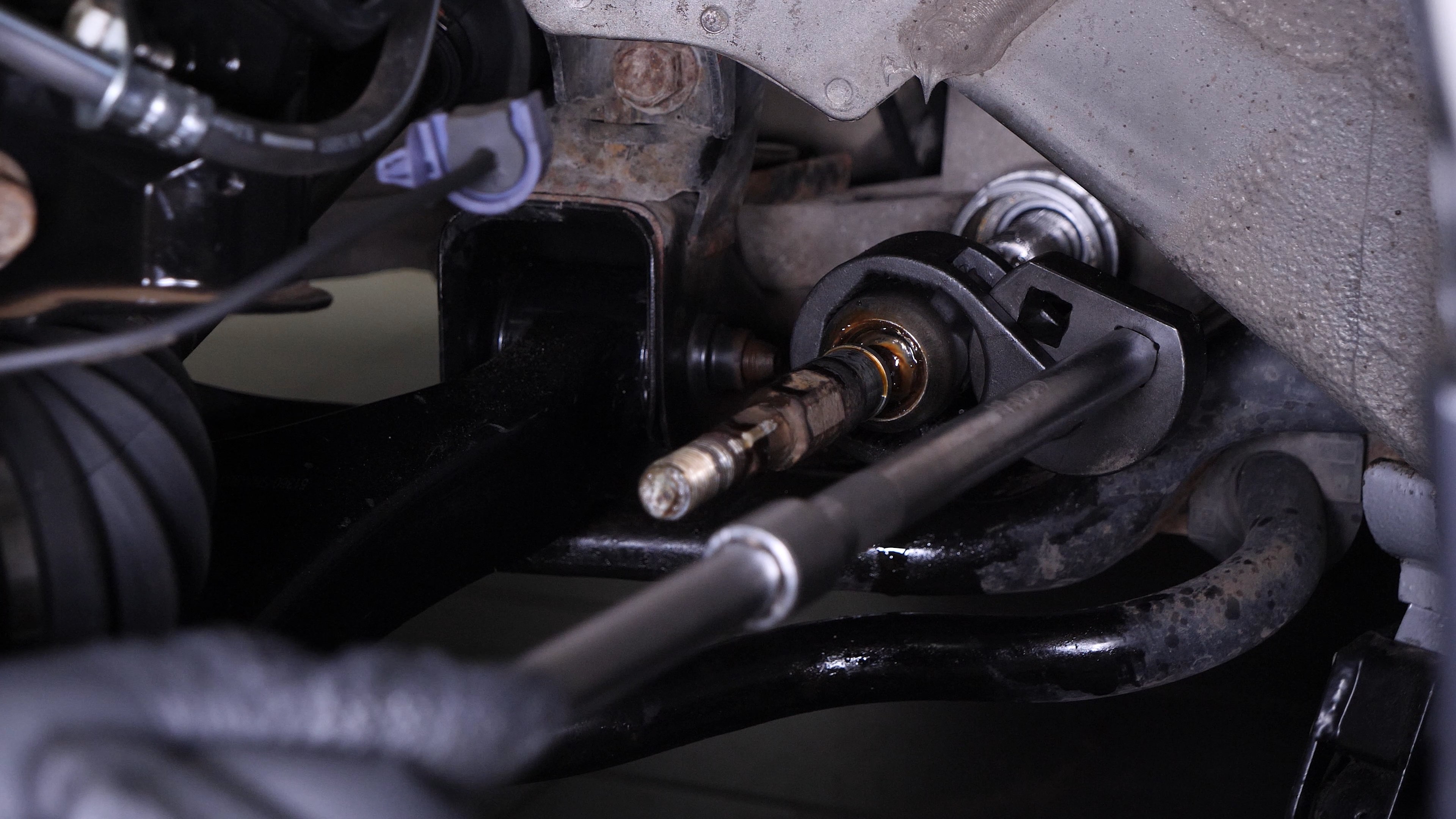 Remove the inner tied rod