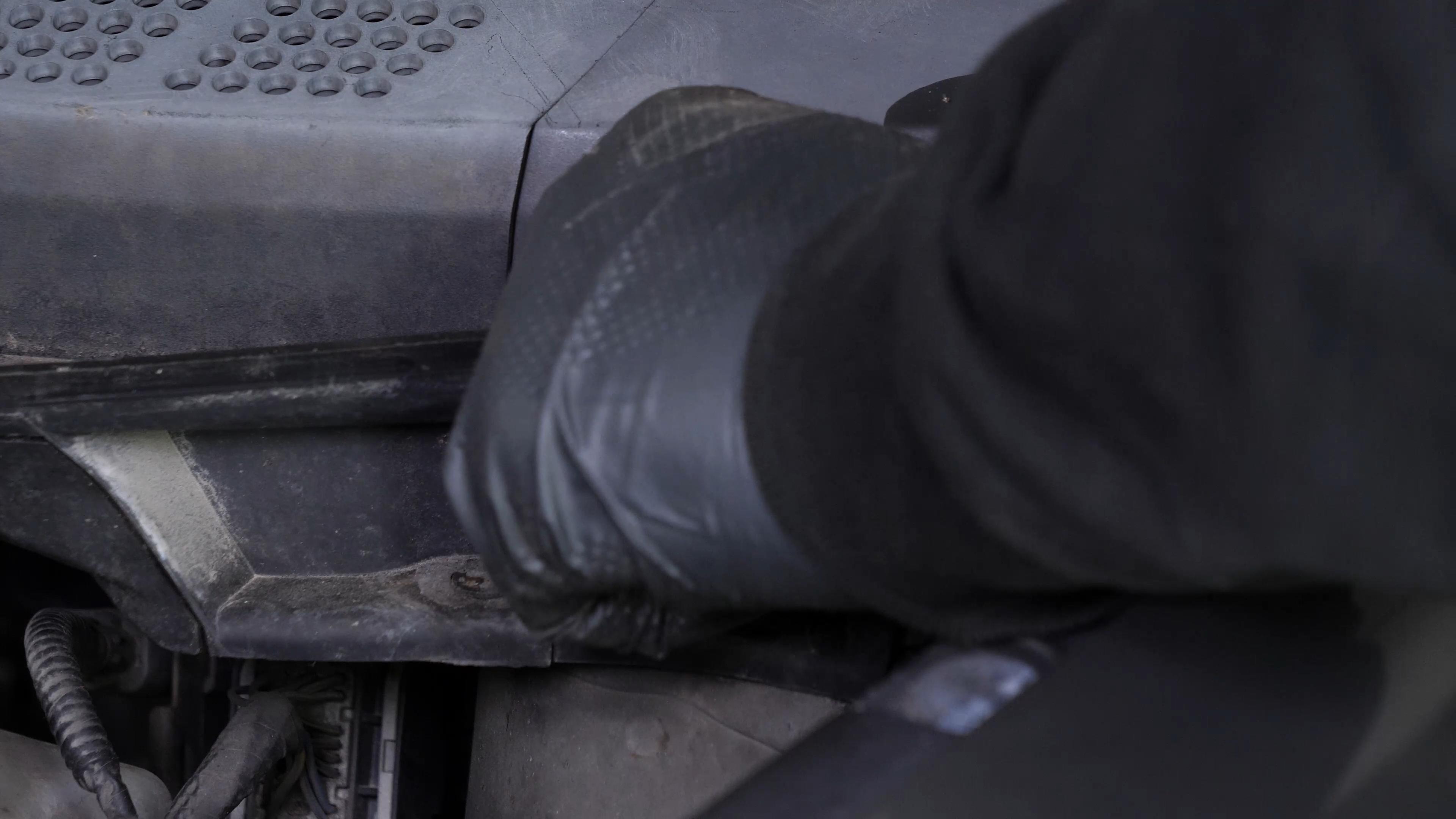 Remove the strut