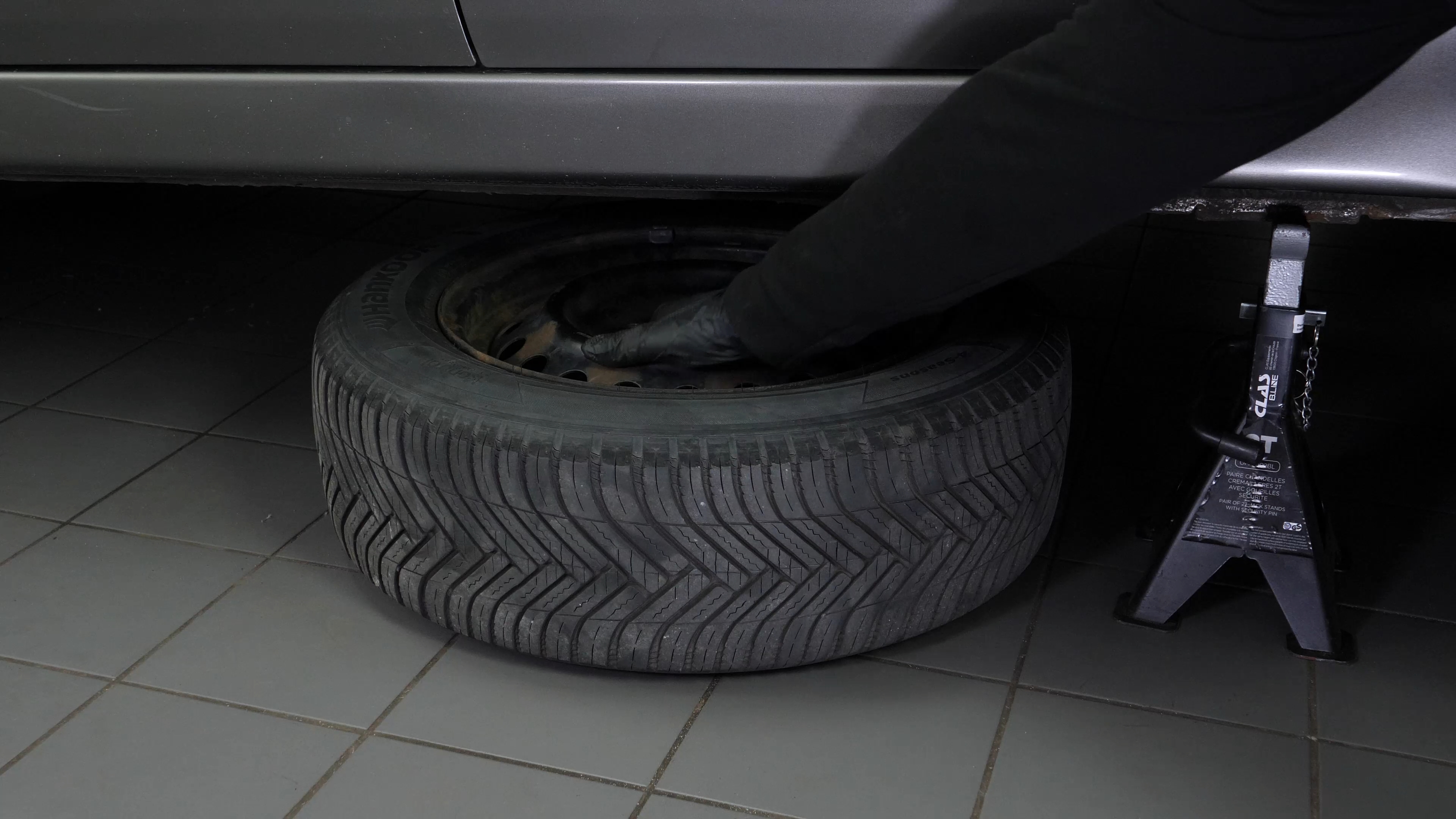 Put the vehicle back on the ground