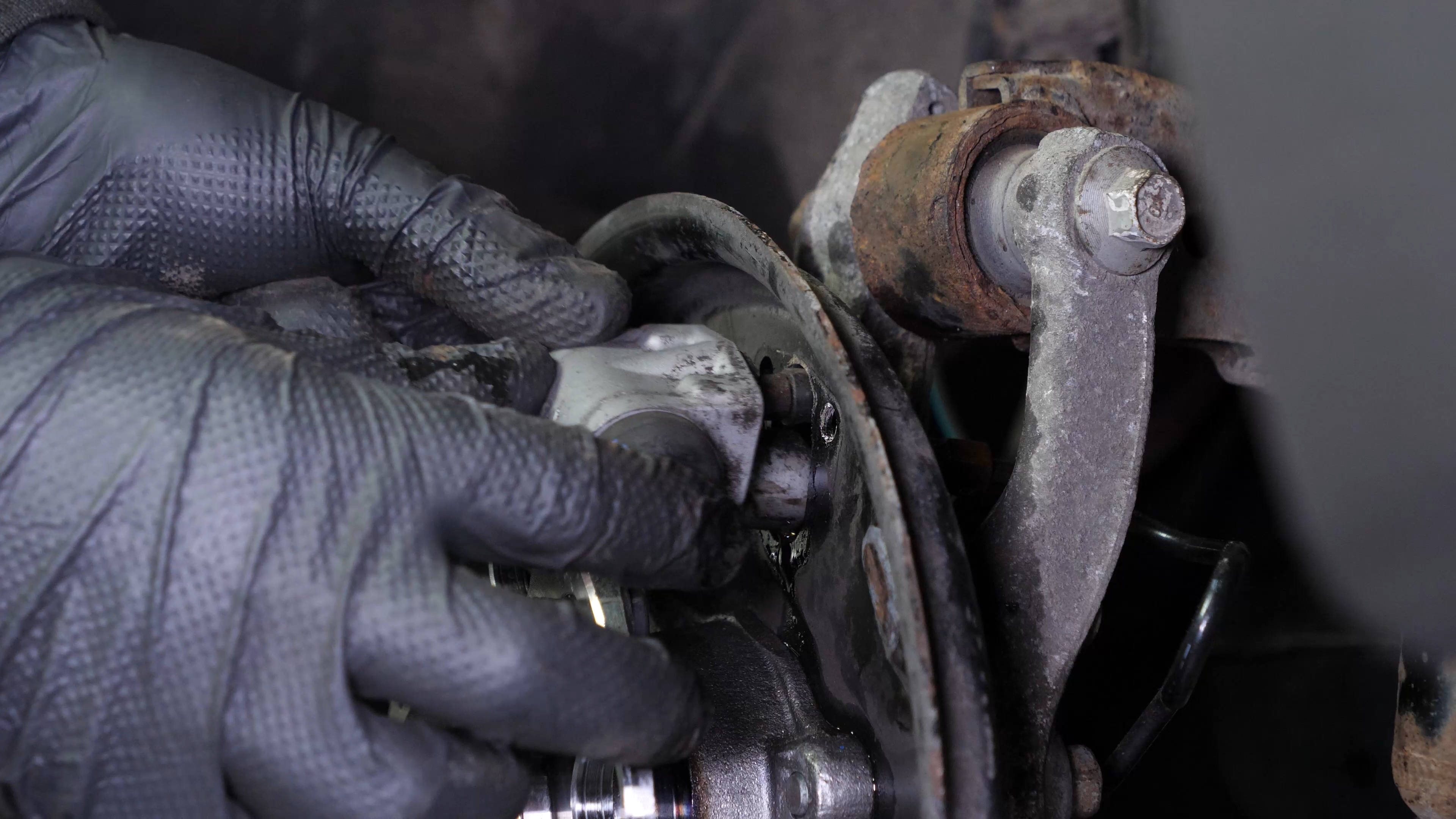 Remove the brake cylinder