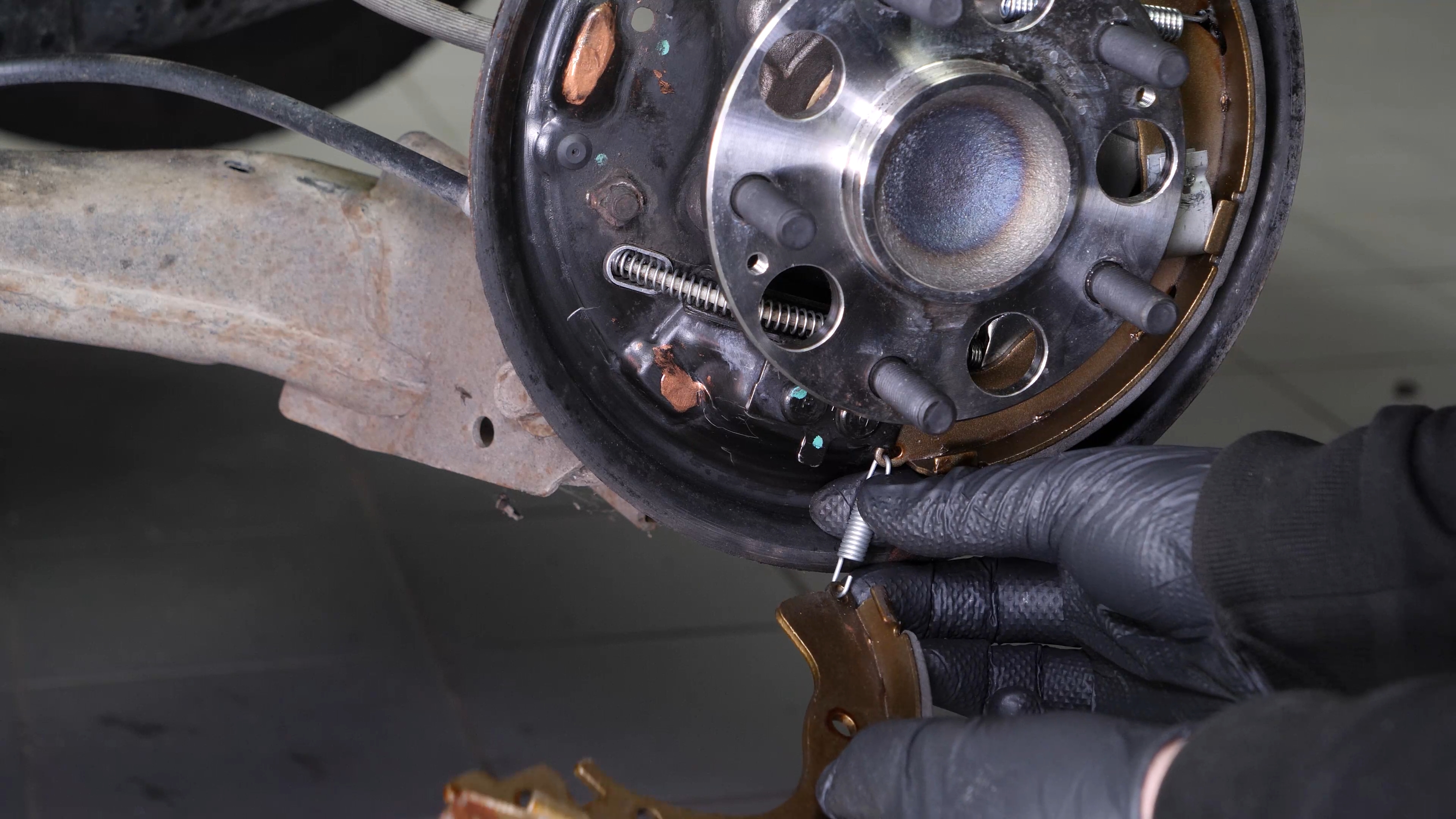 Install the forward brake shoes