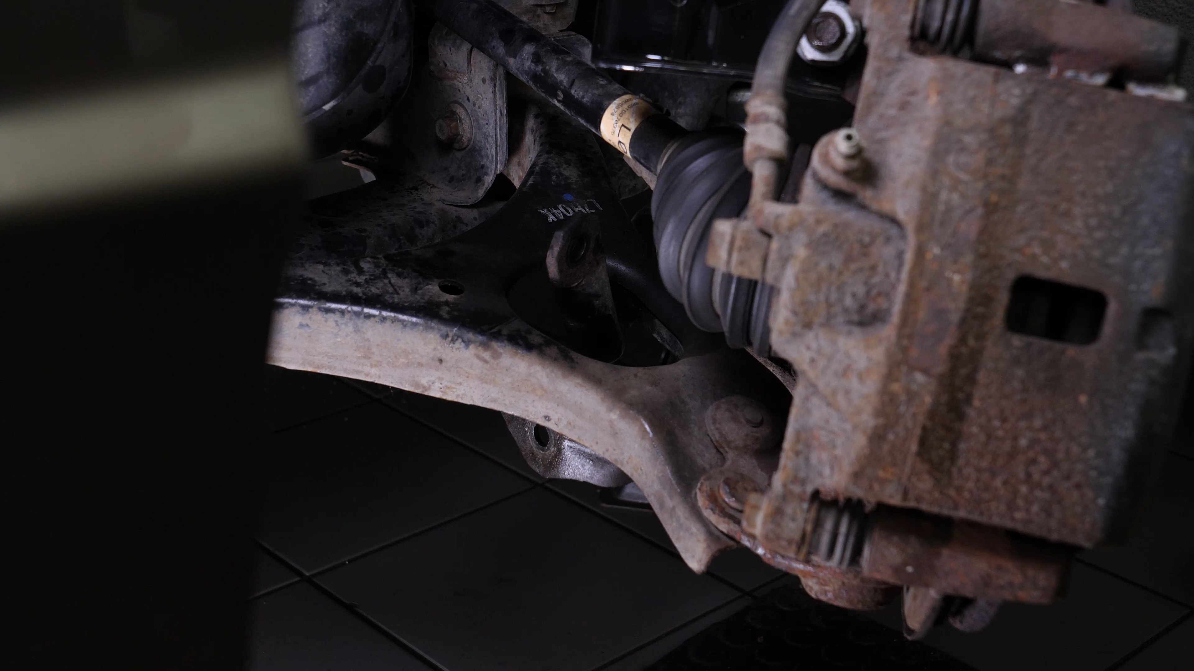 Remove the sway bar end link