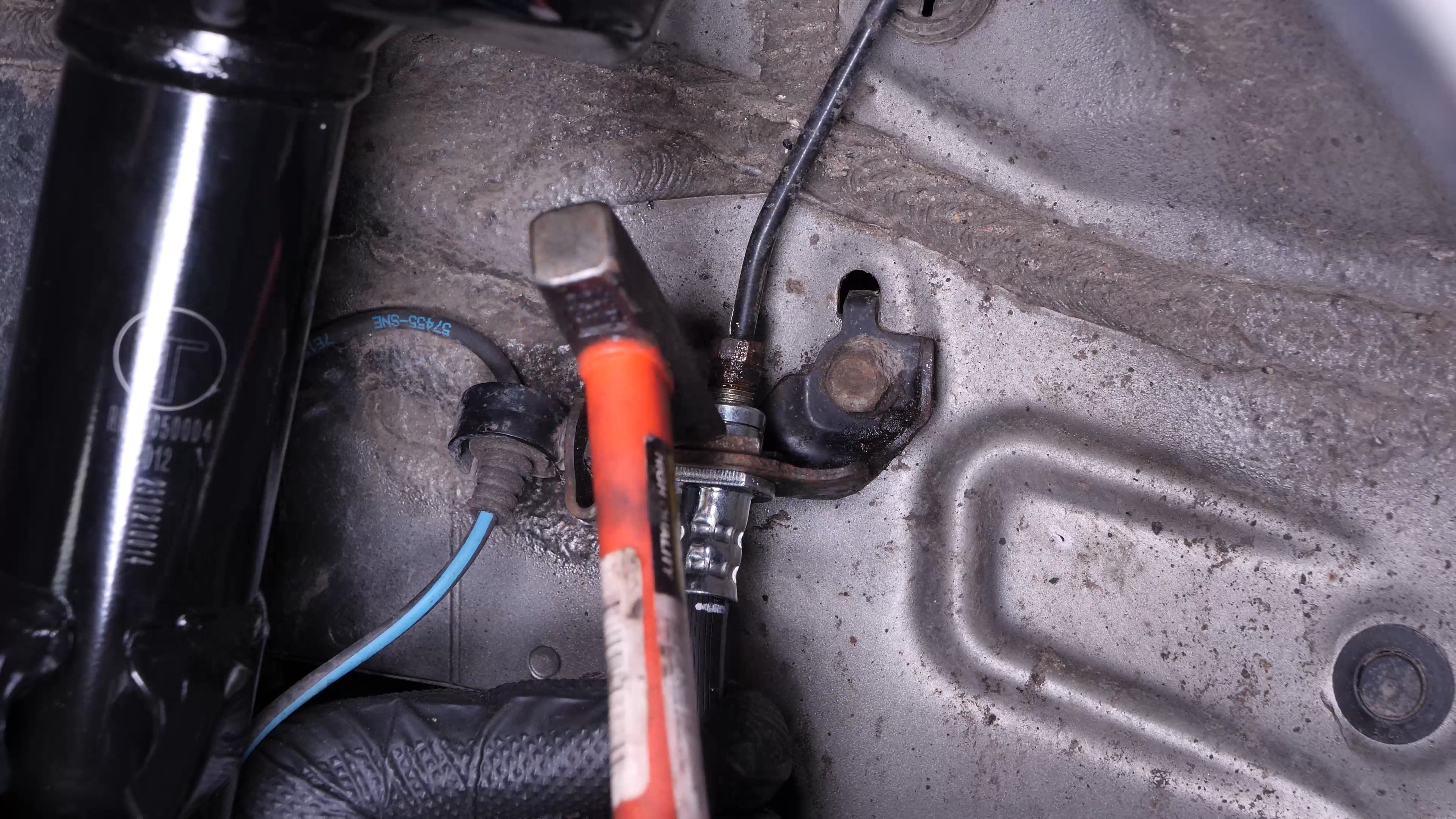 Install the new brake hose