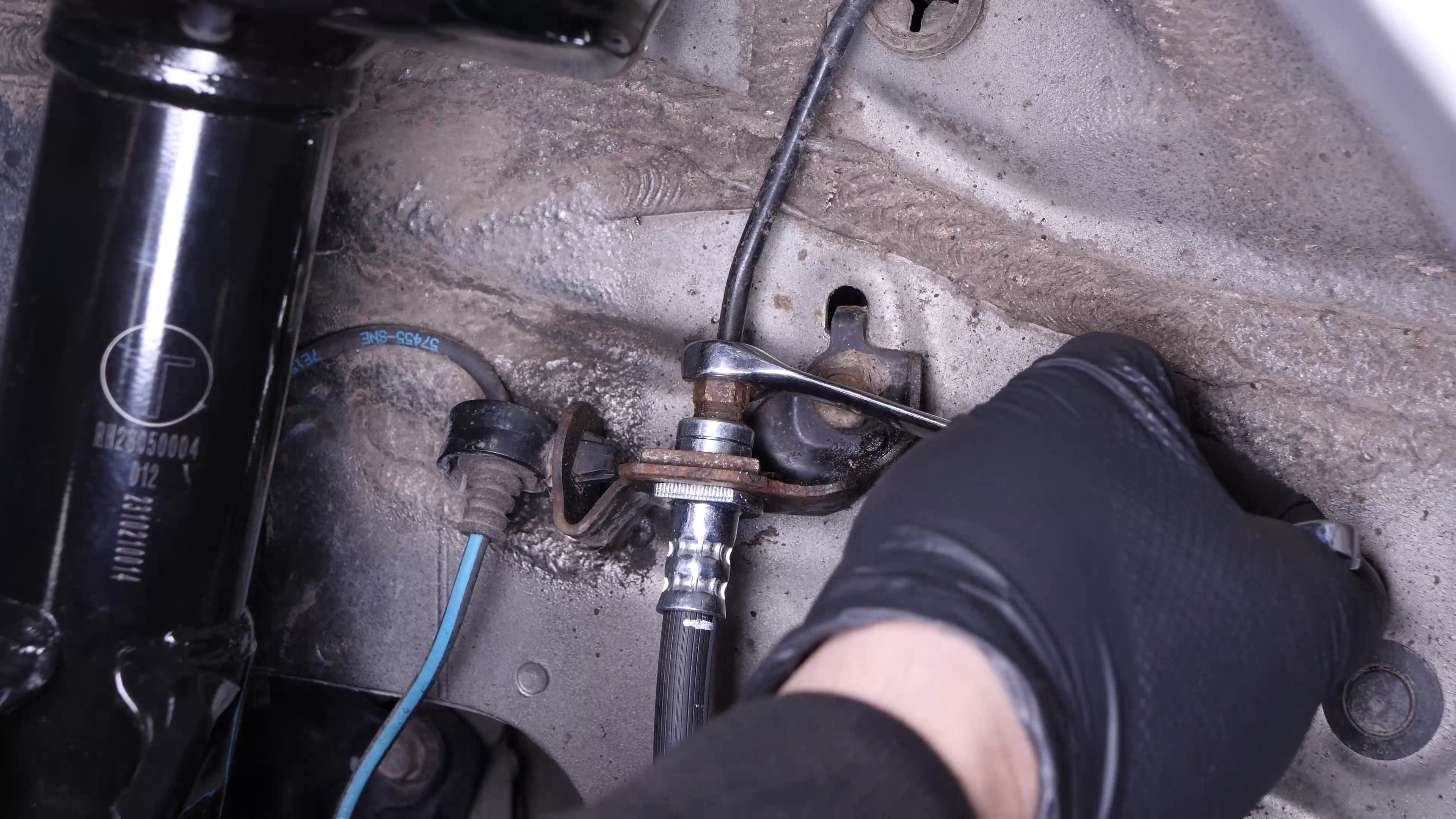 Install the new brake hose