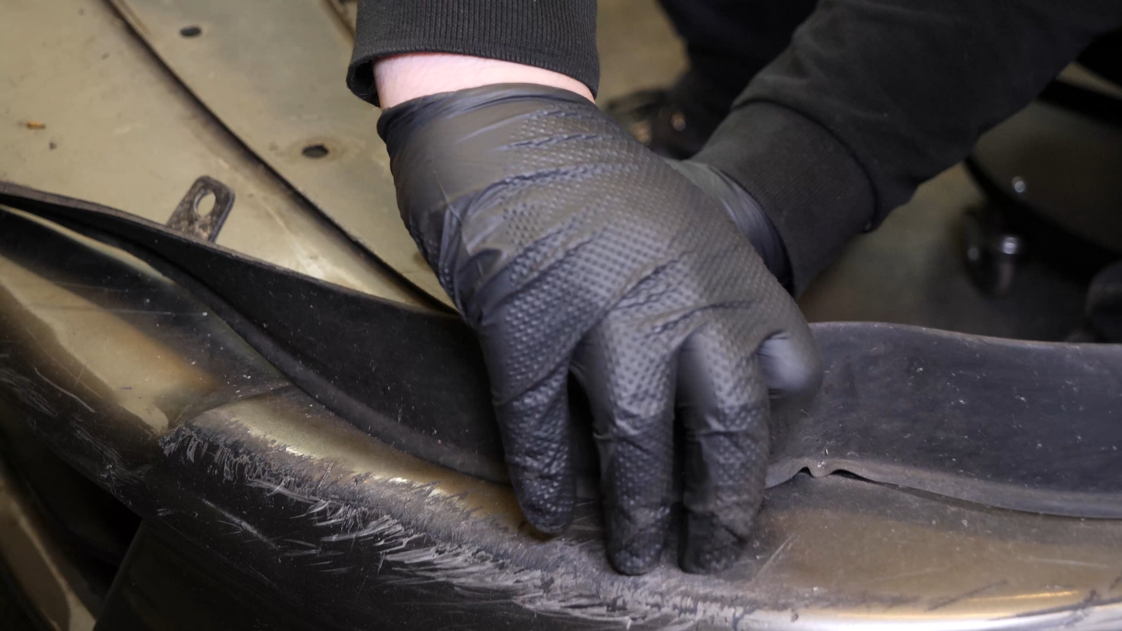 Separate the valance from the bumper