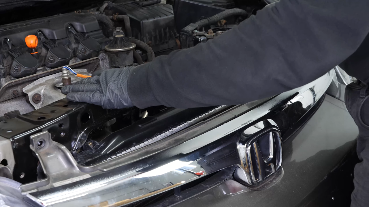 Install the new radiator support