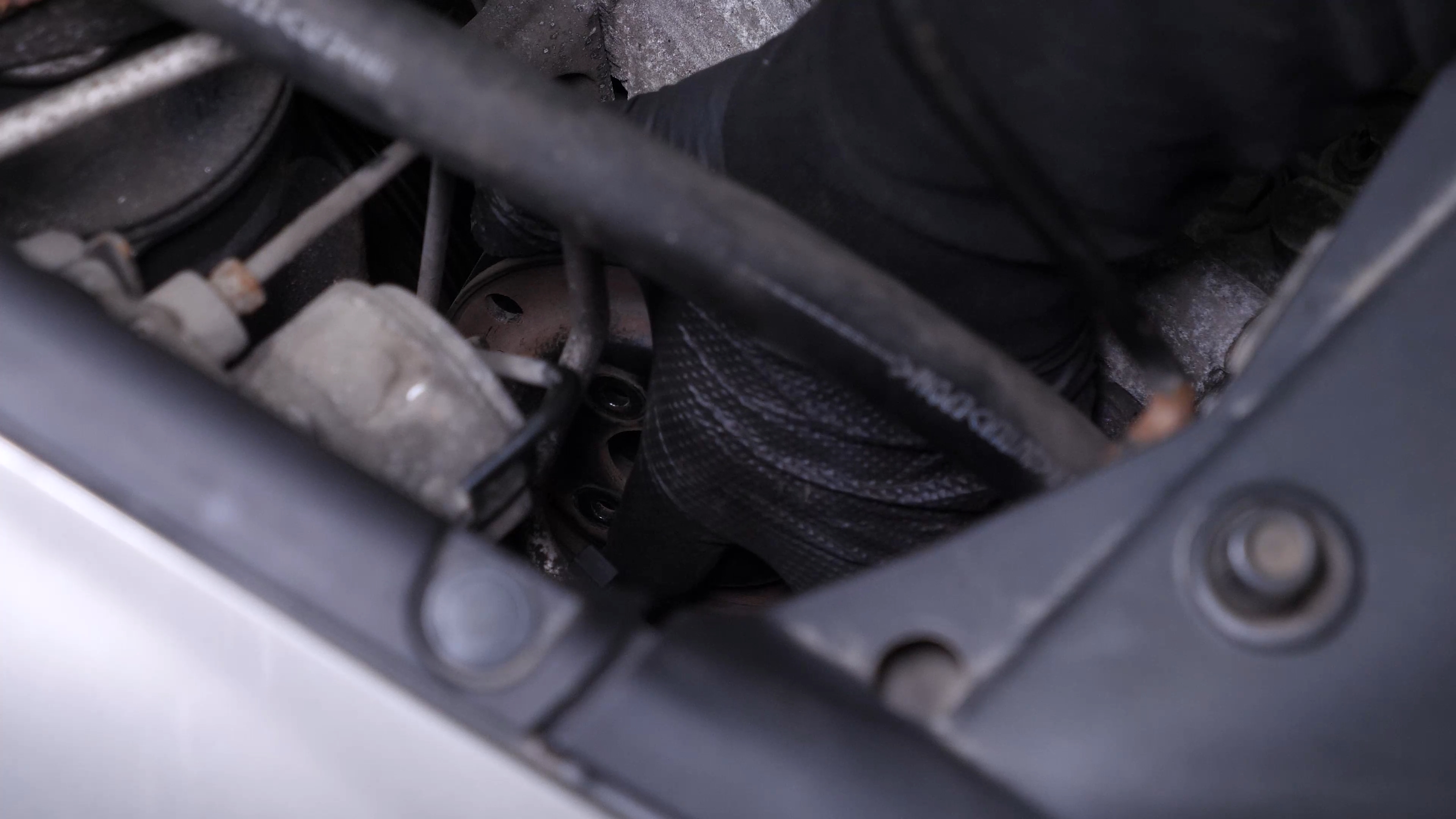 Remove the water pump pulley
