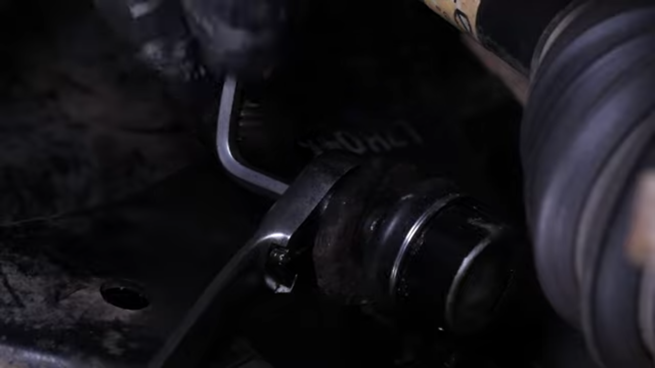 Remove the sway bar end link