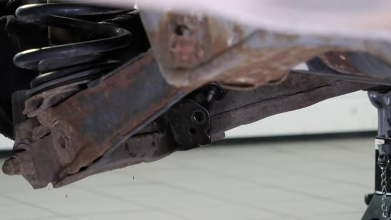 Remove the sway bar end link