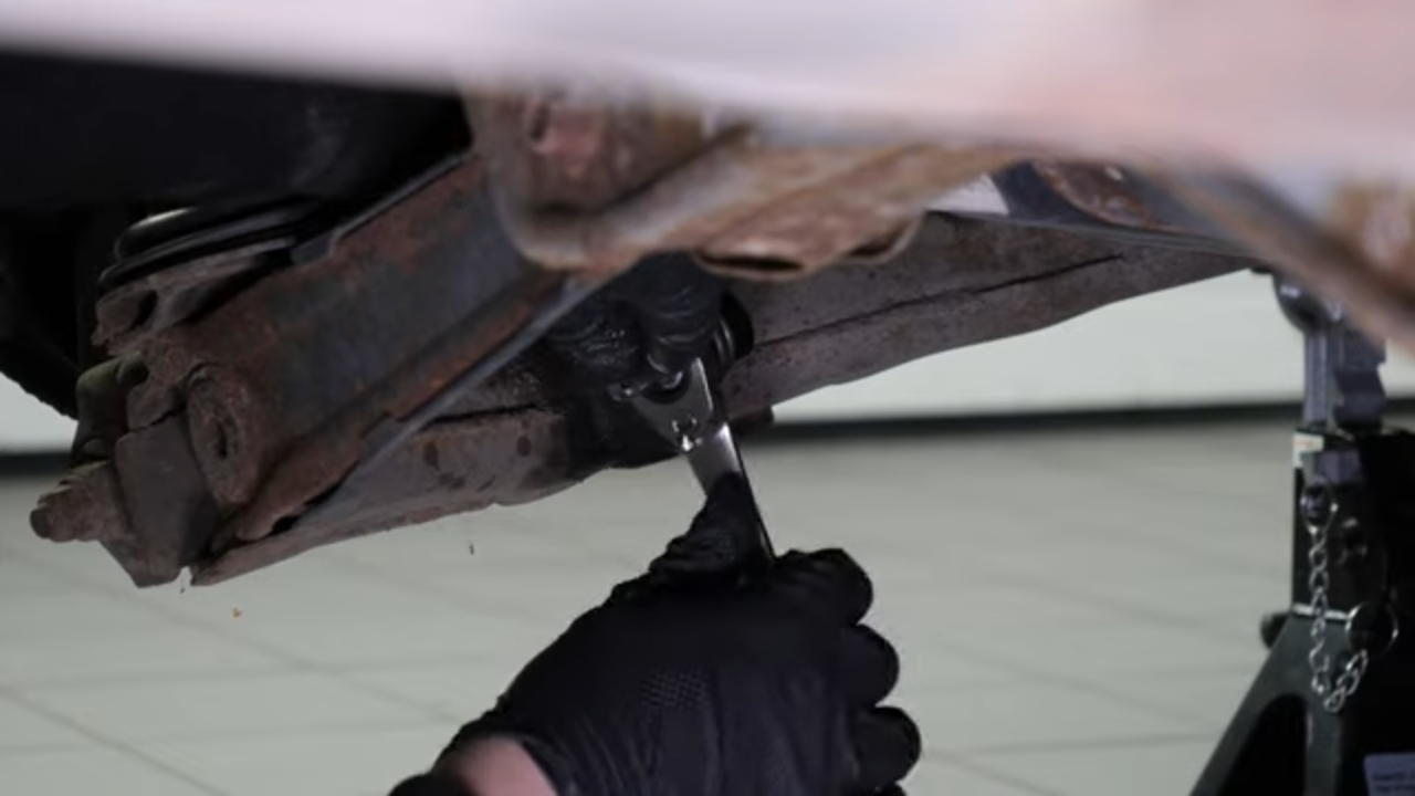 Install the new sway bar end link
