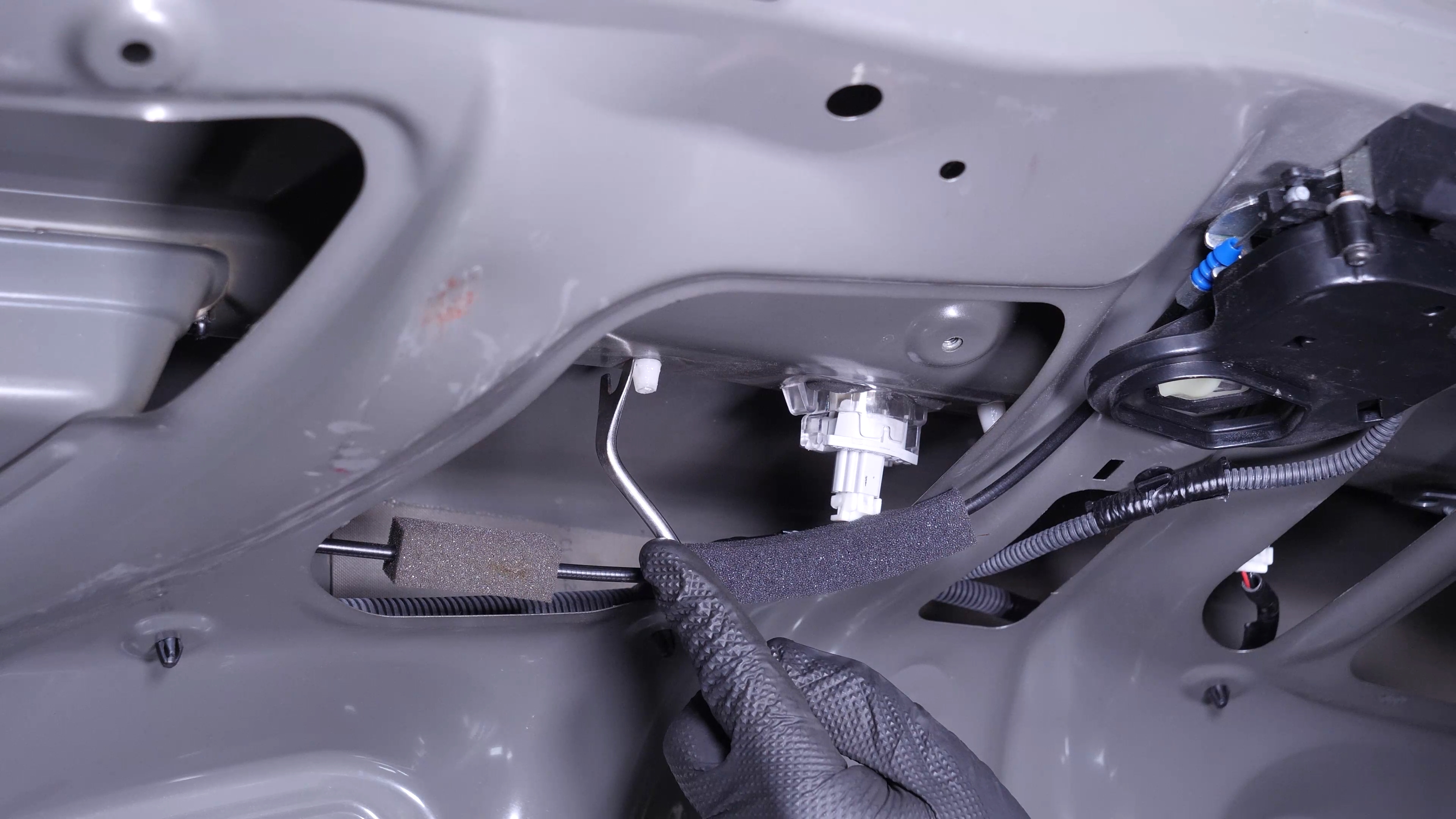 Remove the inner tail light