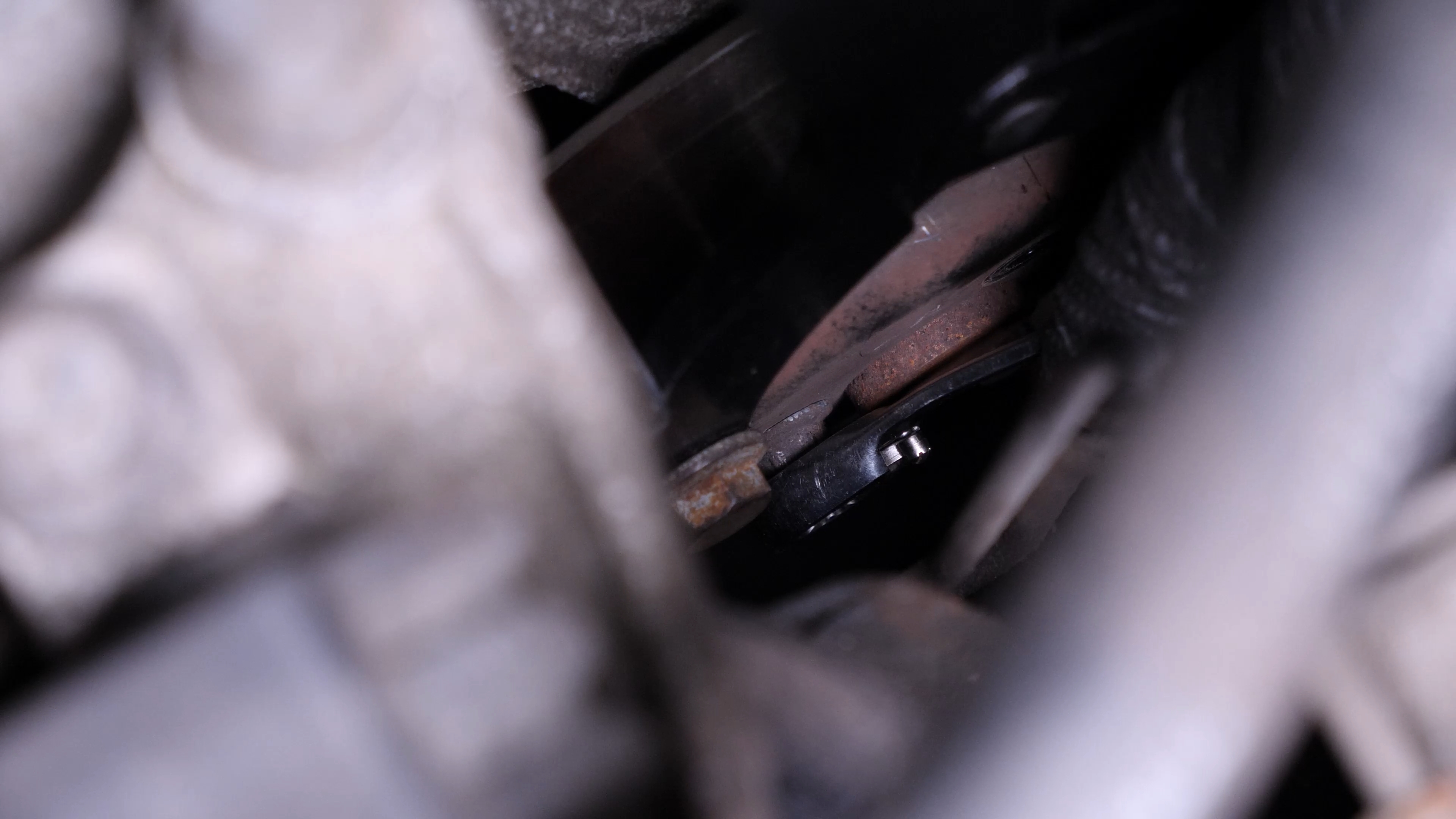 Remove the water pump pulley