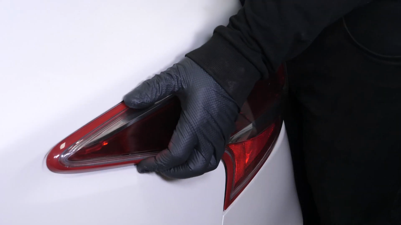 Access to the tail lights