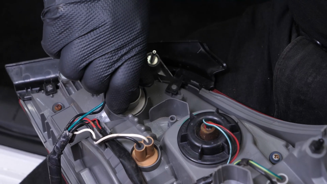 Replace turn signal bulb