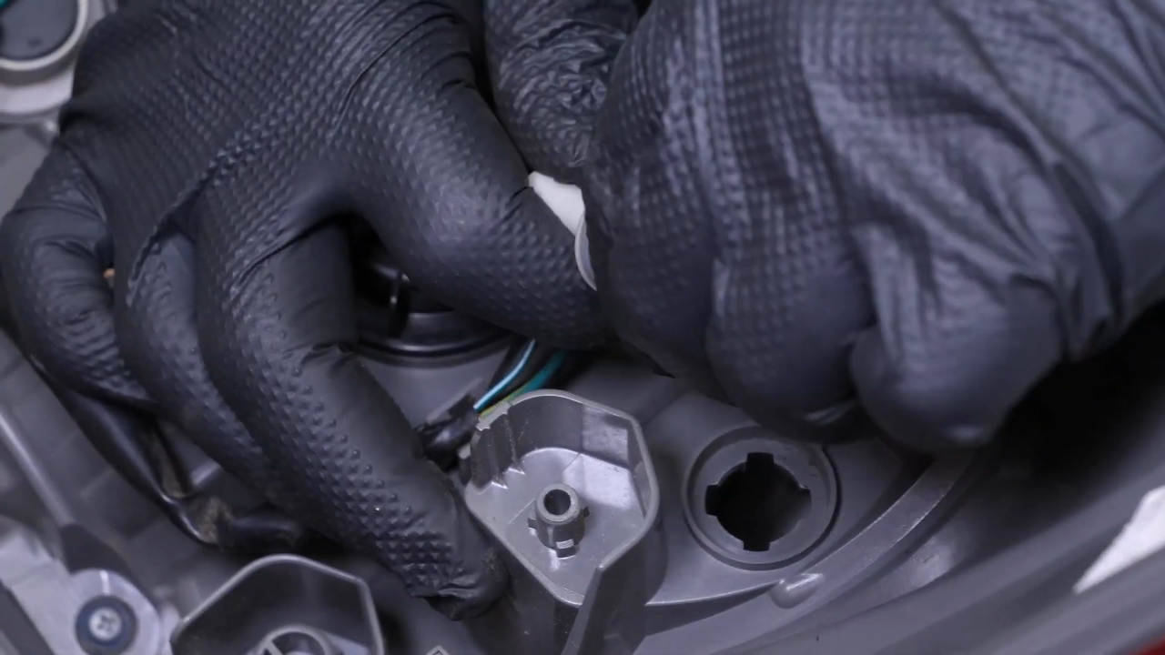 Change the parking light bulb