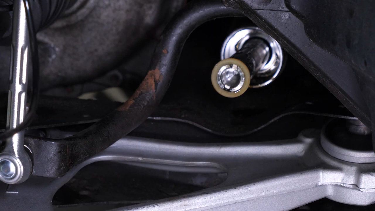 Remove the inner tied rod