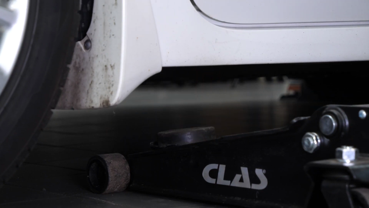 Unscrew the CV axle nuts