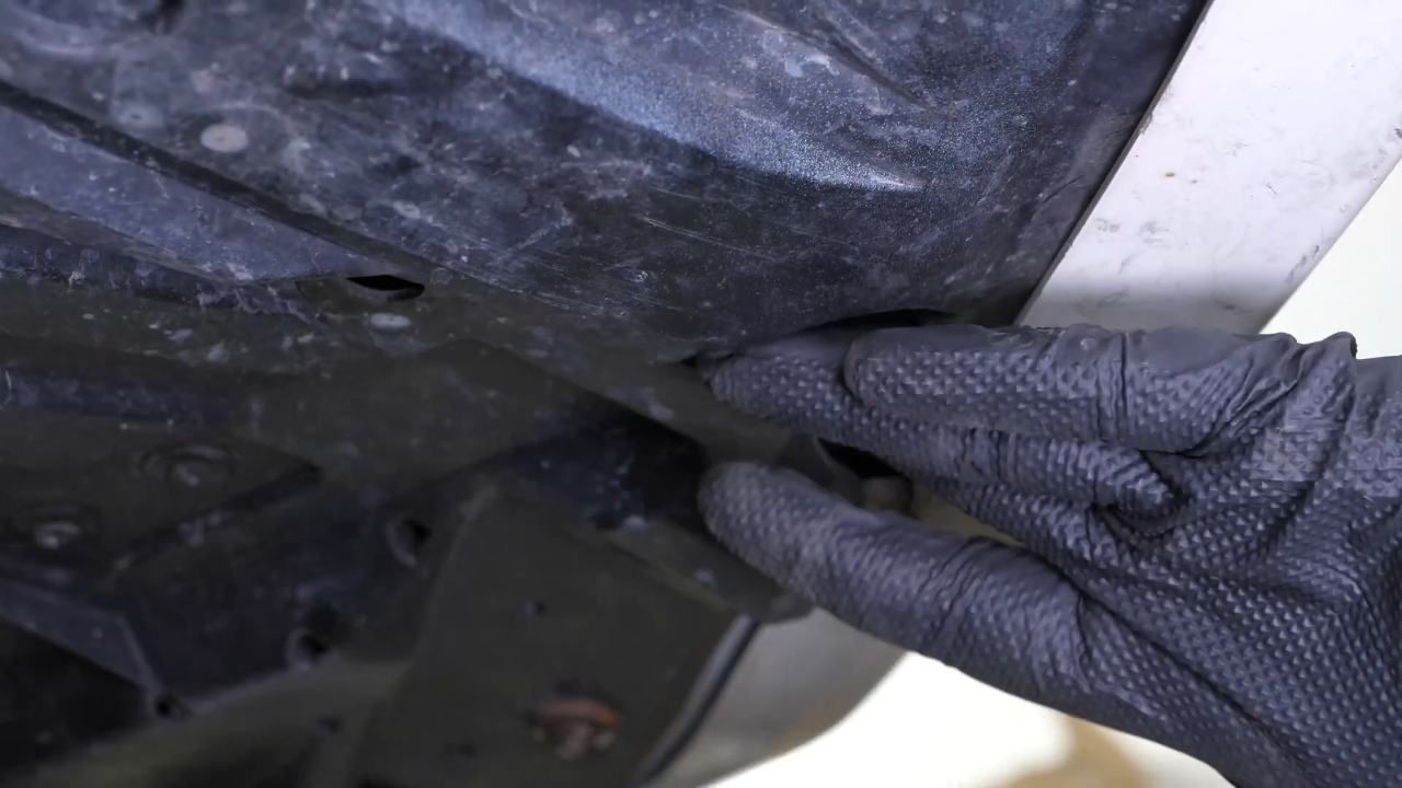 Put the mudguard back