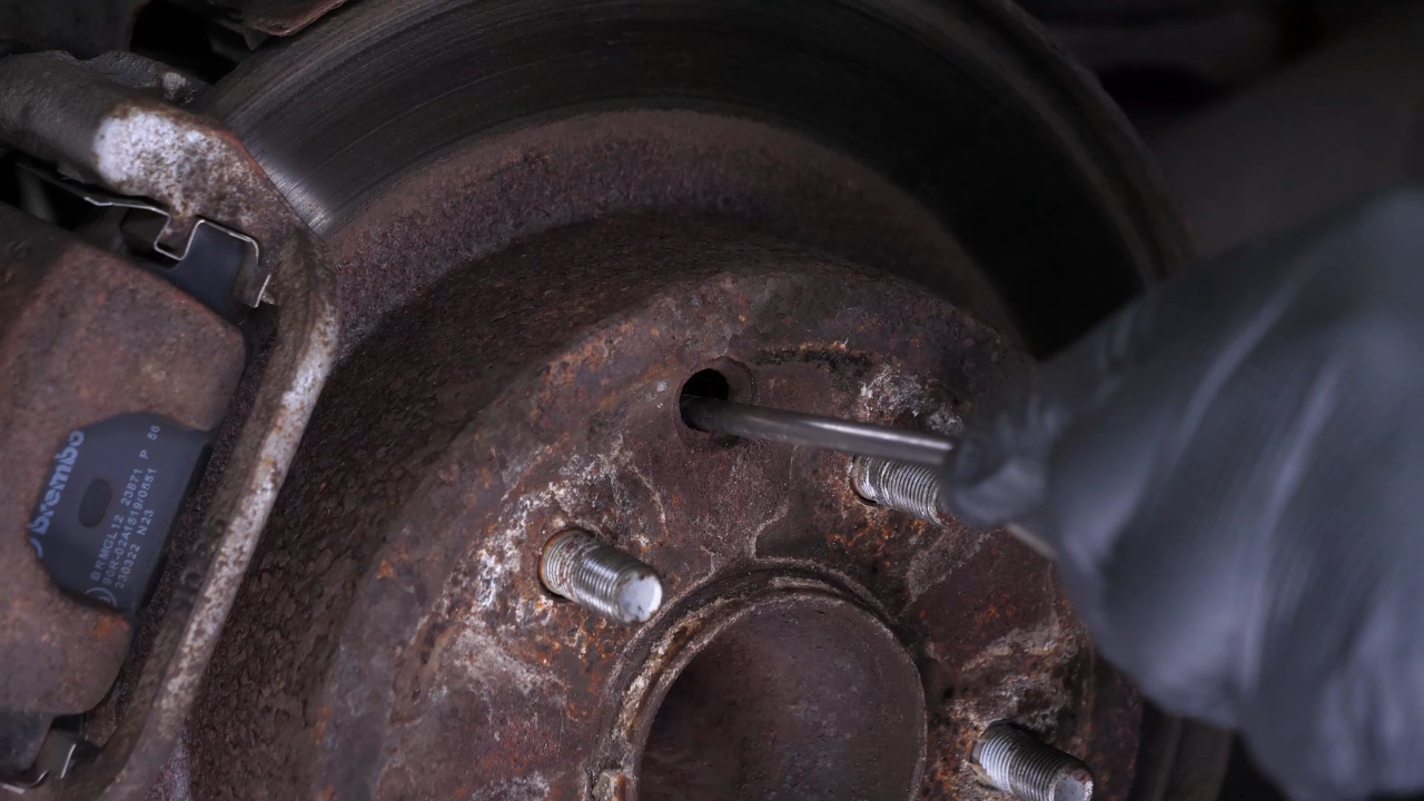 Retract the piston