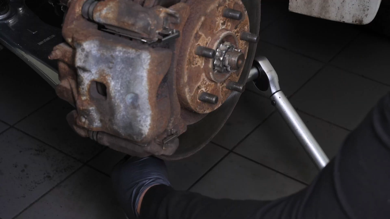 Set up the new control arm