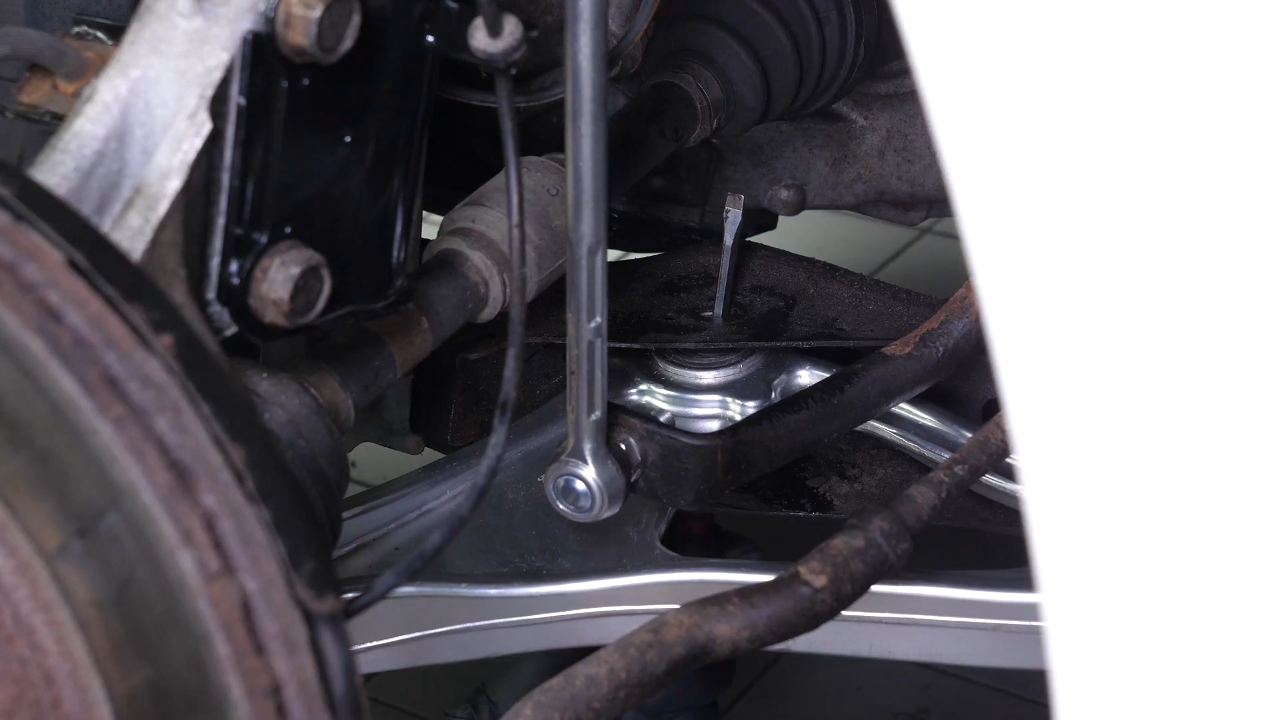 Set up the new control arm