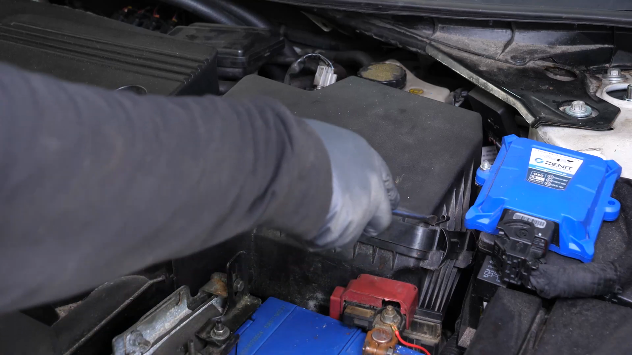 Access the air filter