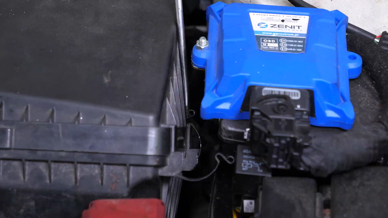 Access the air filter