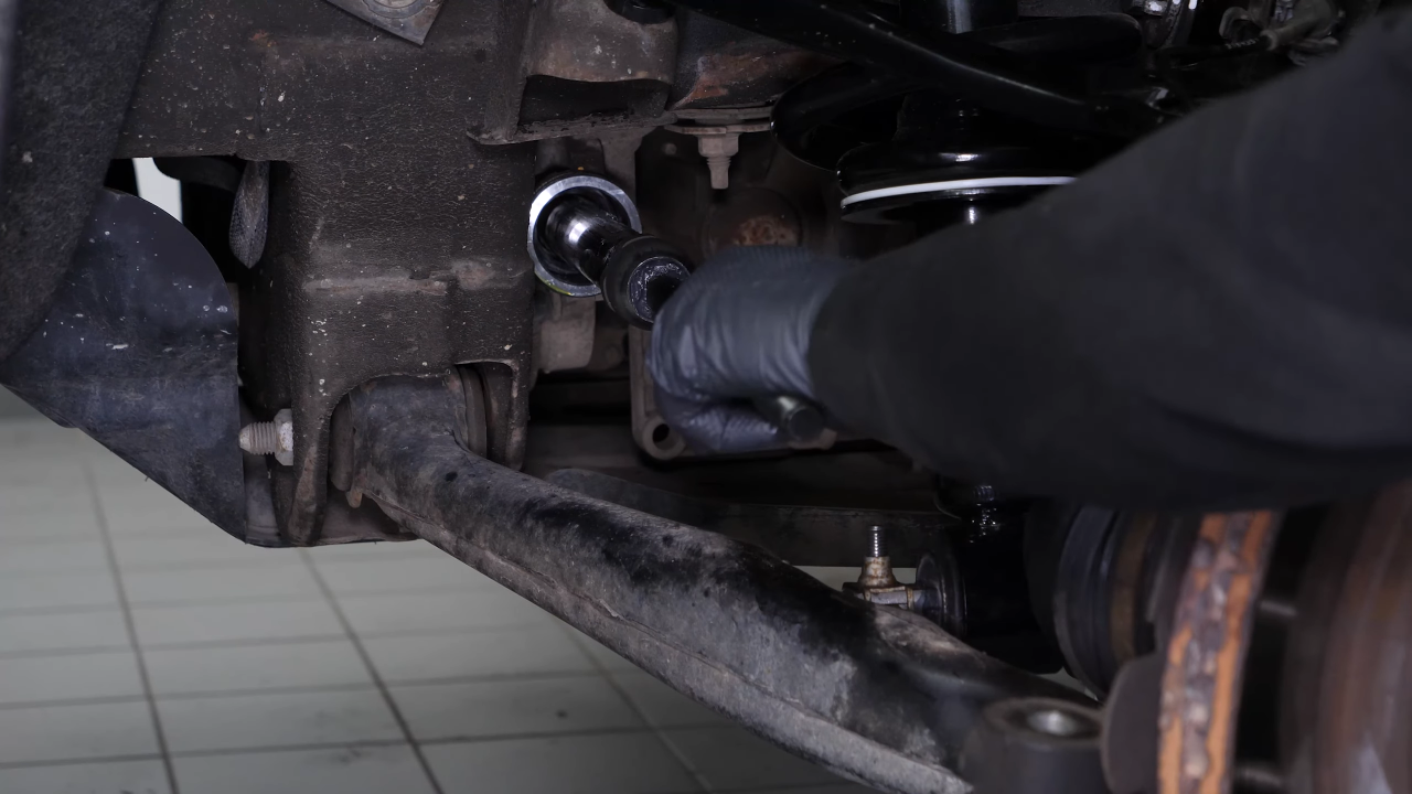Install the new inner tie rod