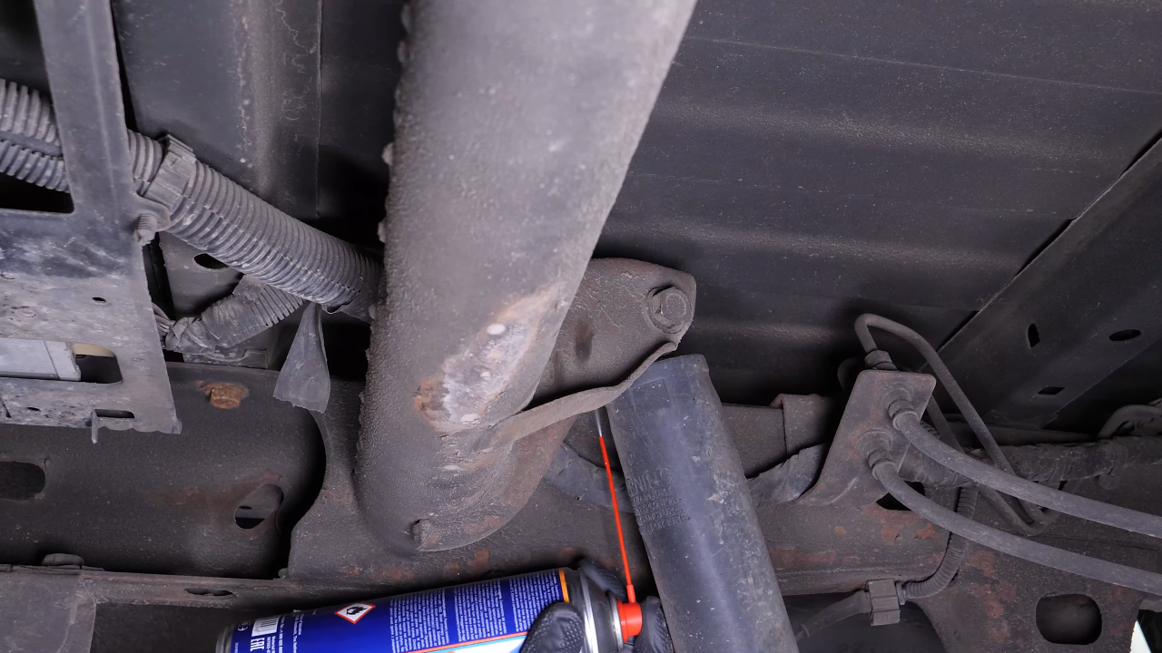 Remove the shock absorber