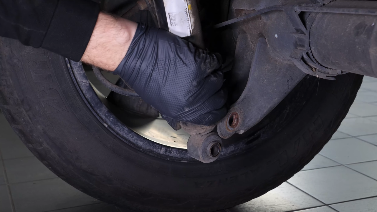 Remove the shock absorber