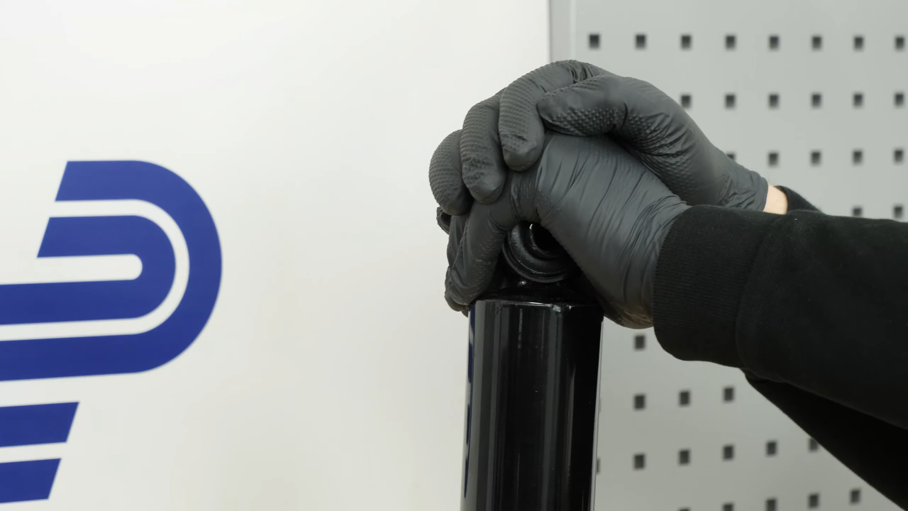 Prepare the new shock absorber