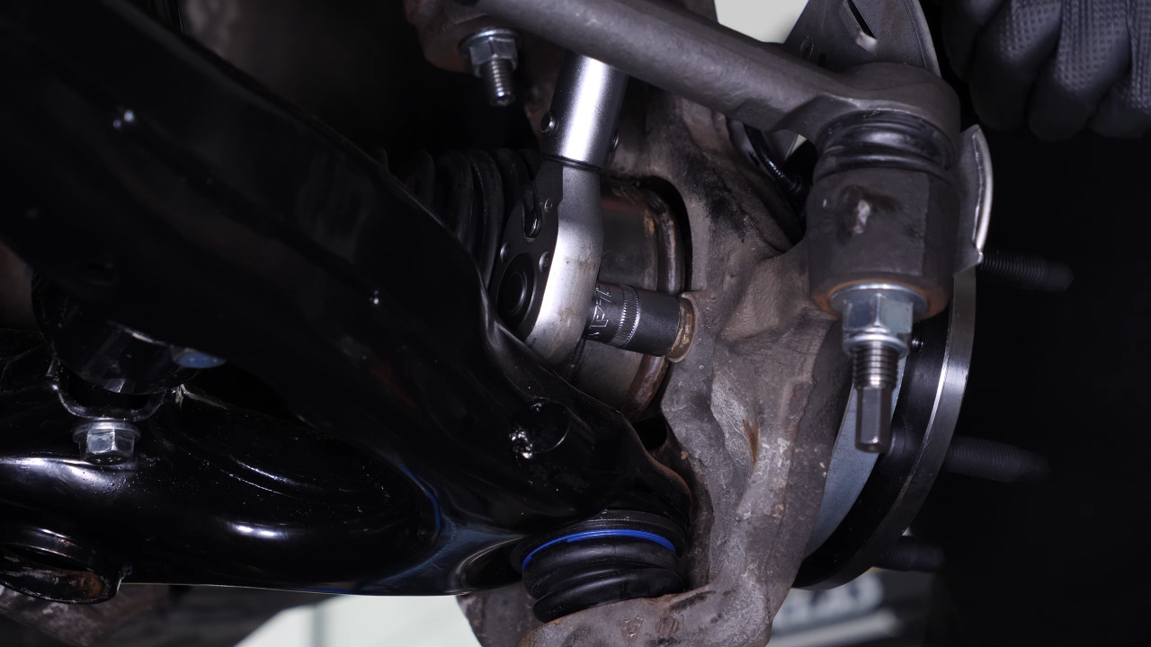Install the wheel hub