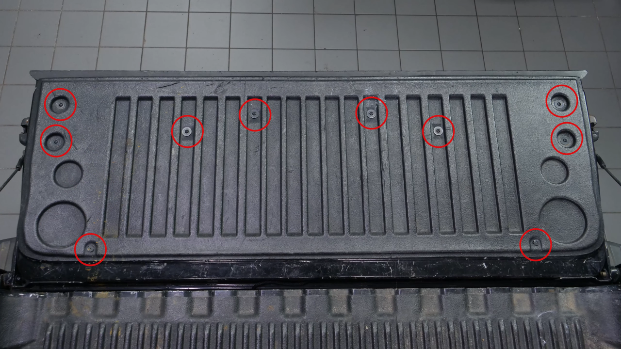 Access the opening mechanism