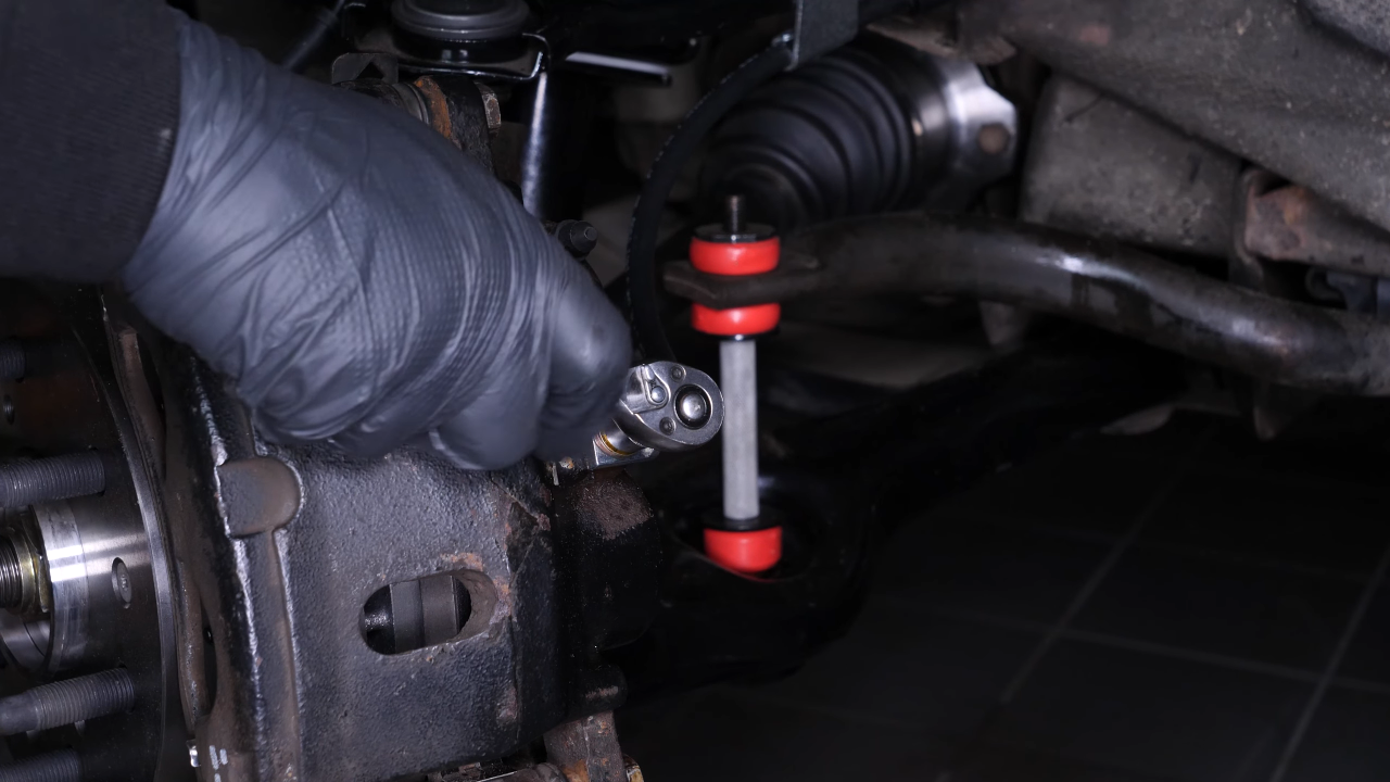 Loosen the brake hose
