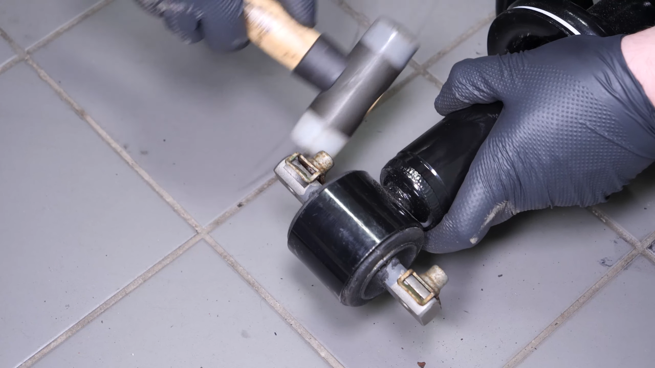 Install the new strut