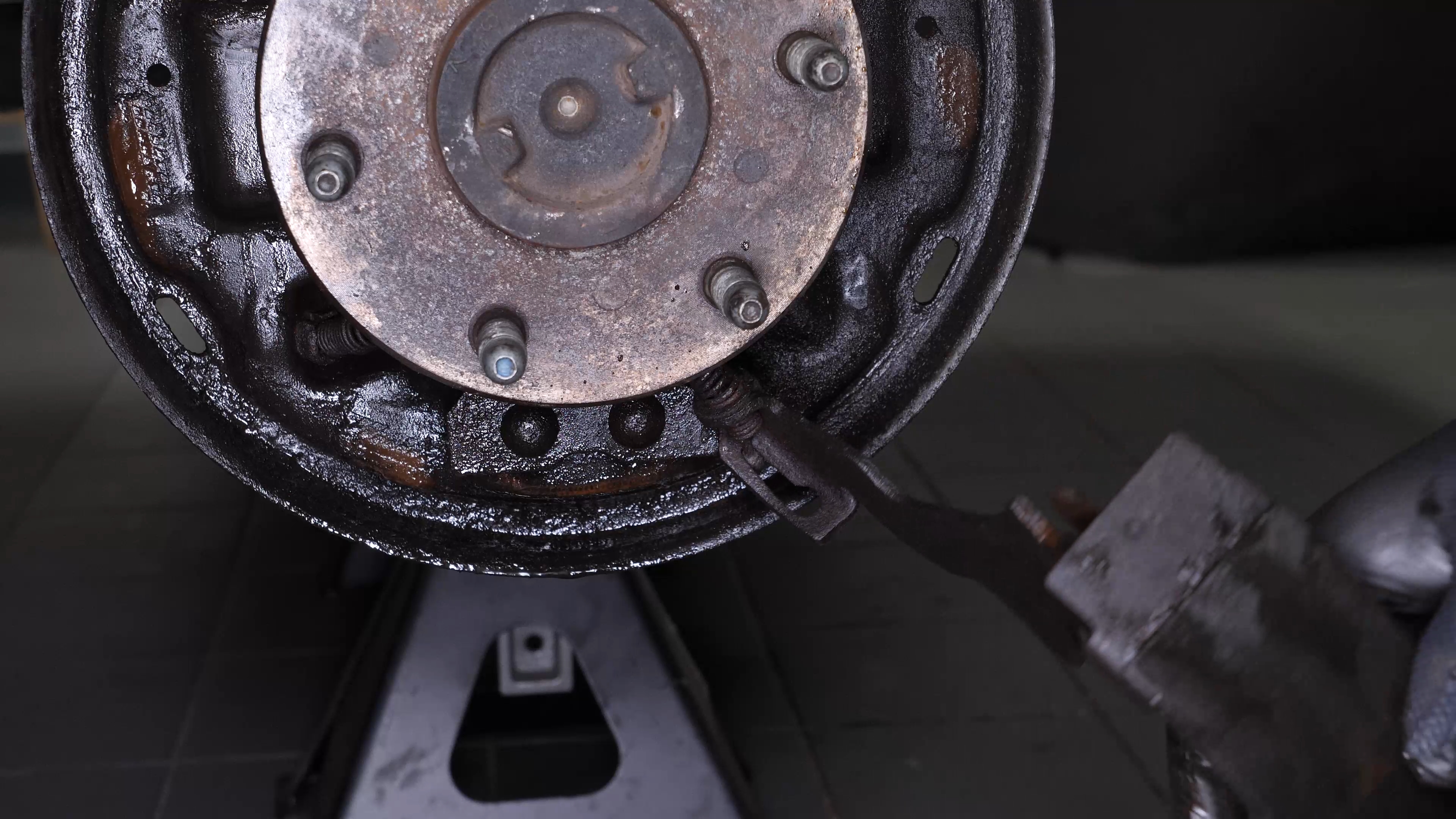 Remove the brake shoes