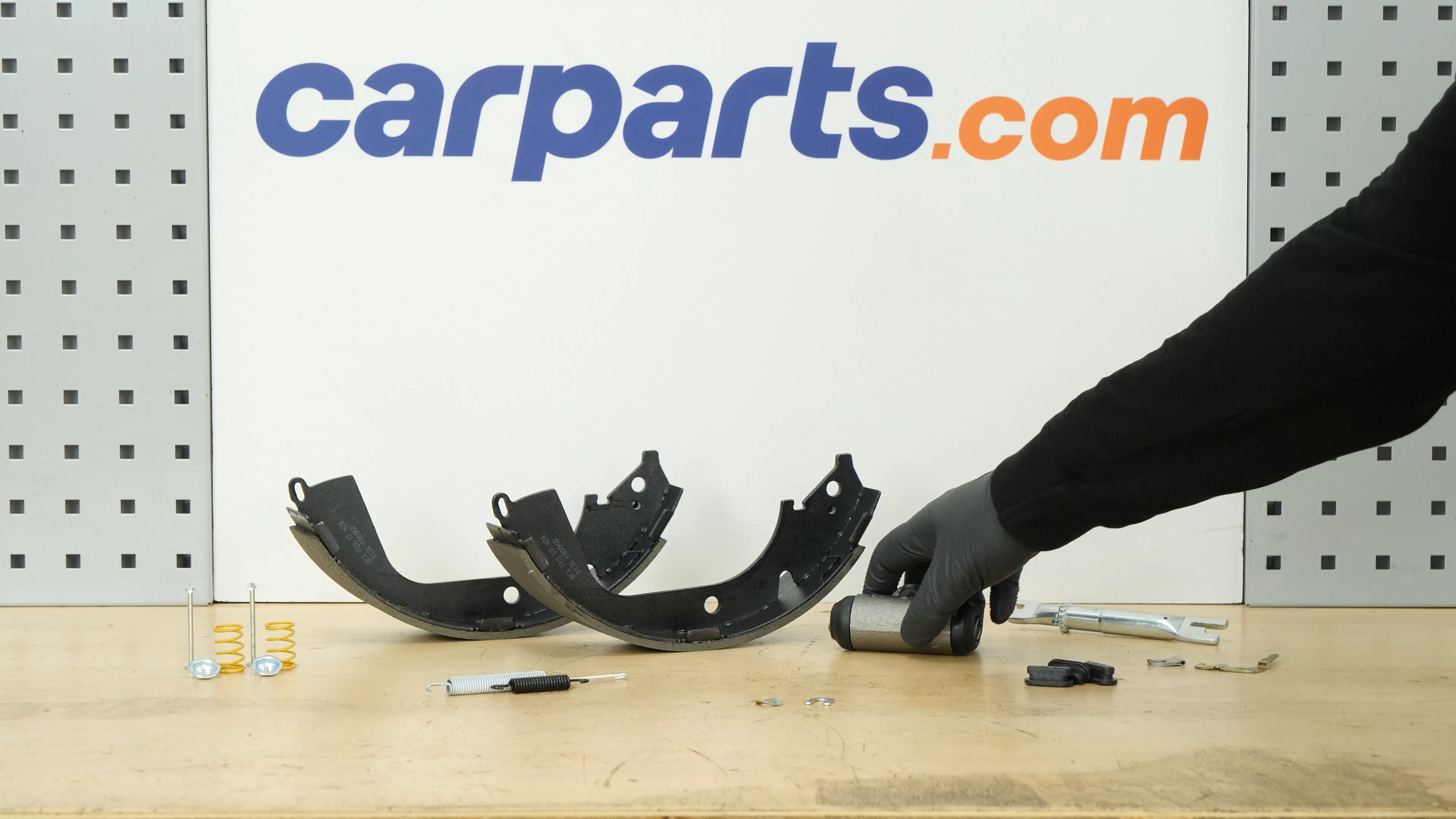 Install the brake cylinder