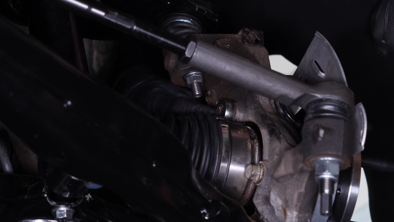 Put the wheel hub back  