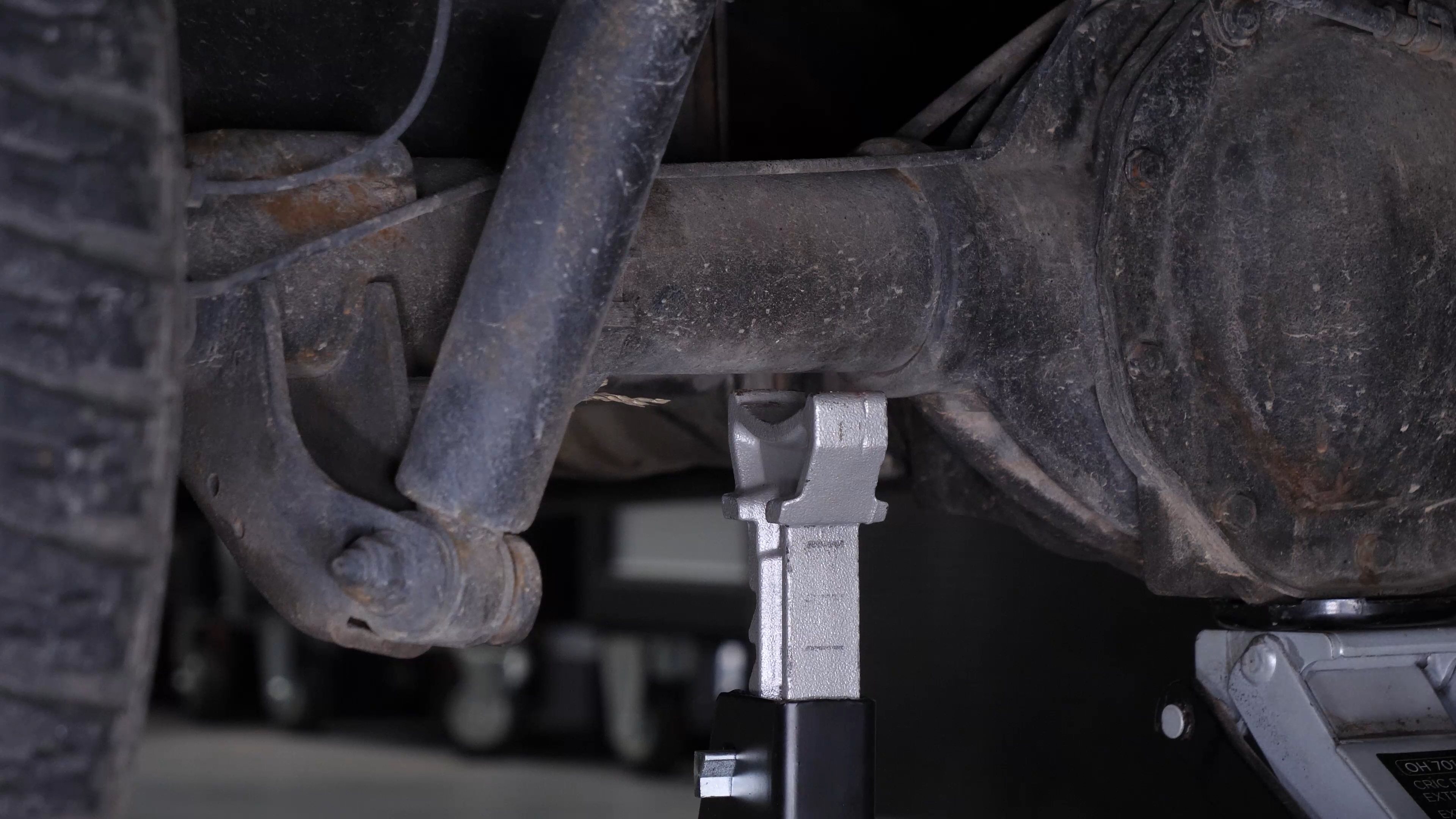 Rear lifting