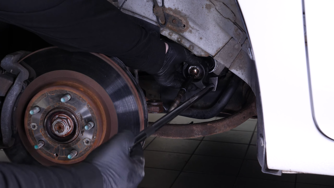 Remove the inner tie rod