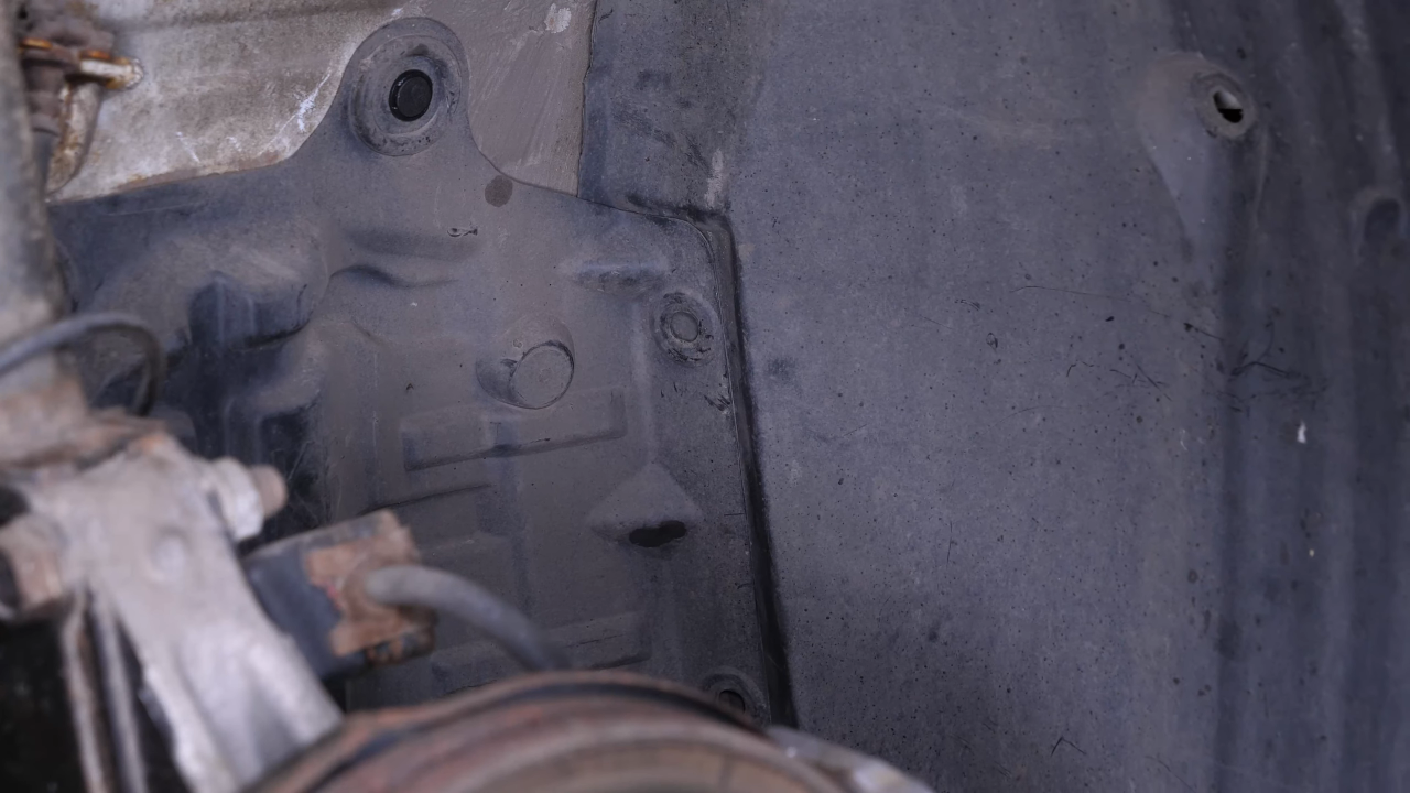 Put the mudguard back