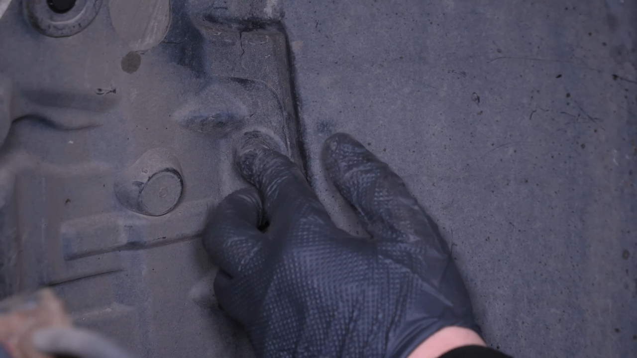 Put the mudguard back