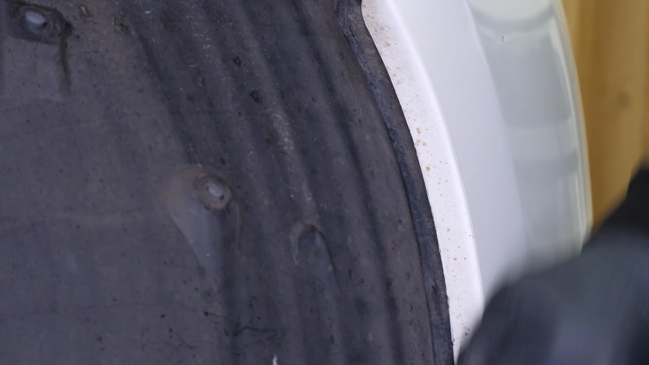 Put the mudguard back in