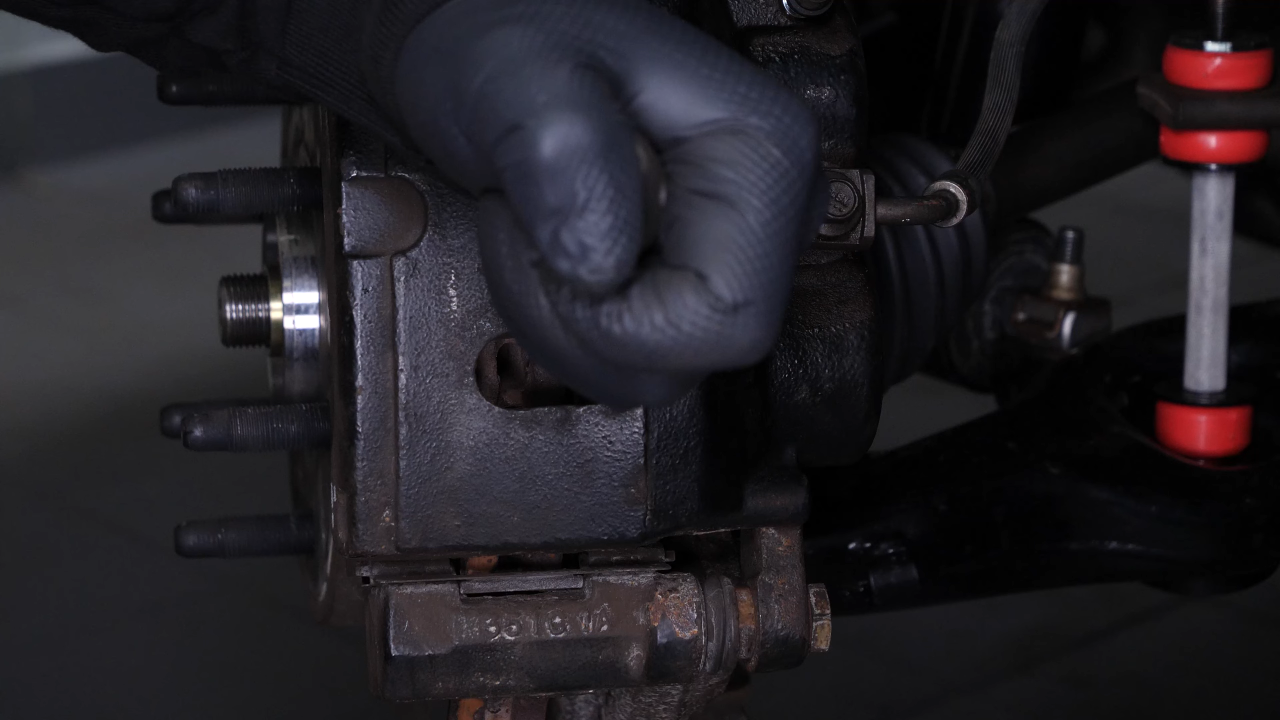 Retract the piston