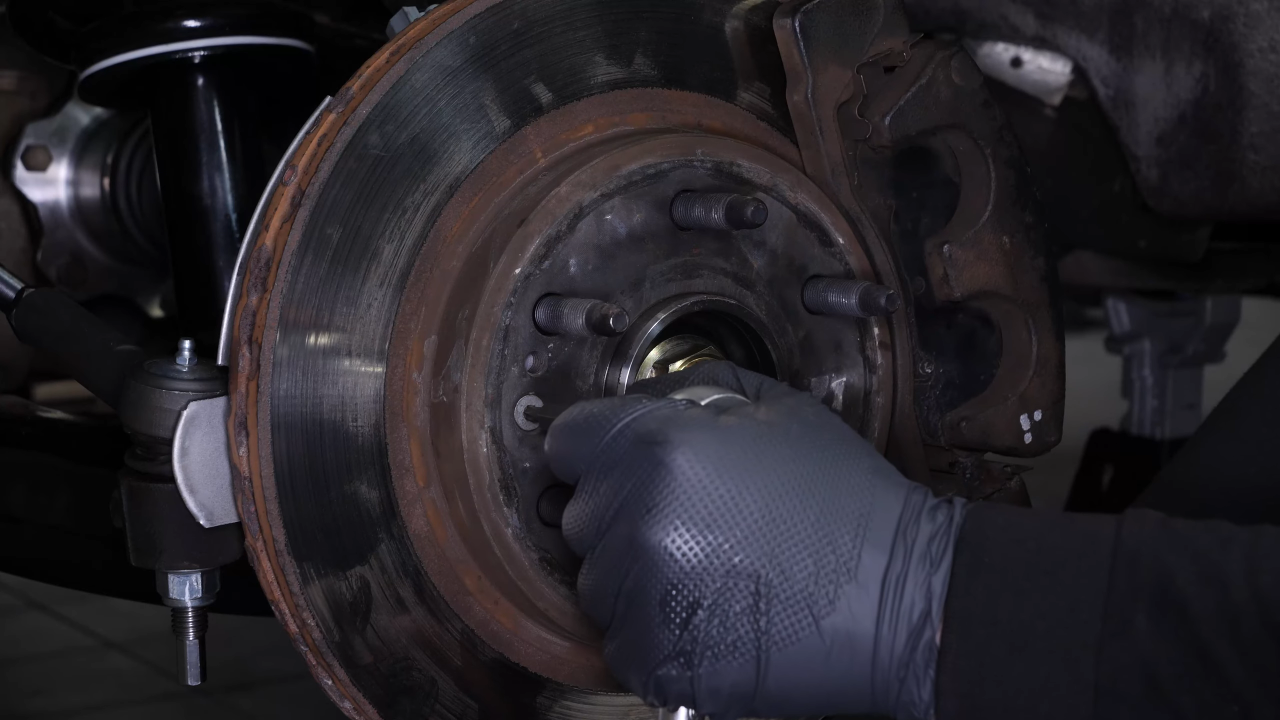 Loosen the brake disc