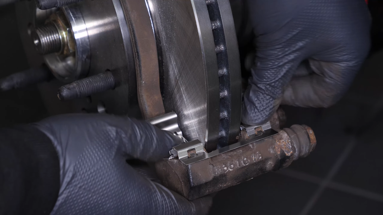 Install the new anti-rattle clips