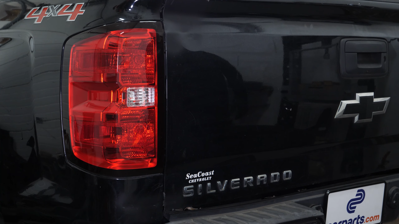 Access to the tail lights